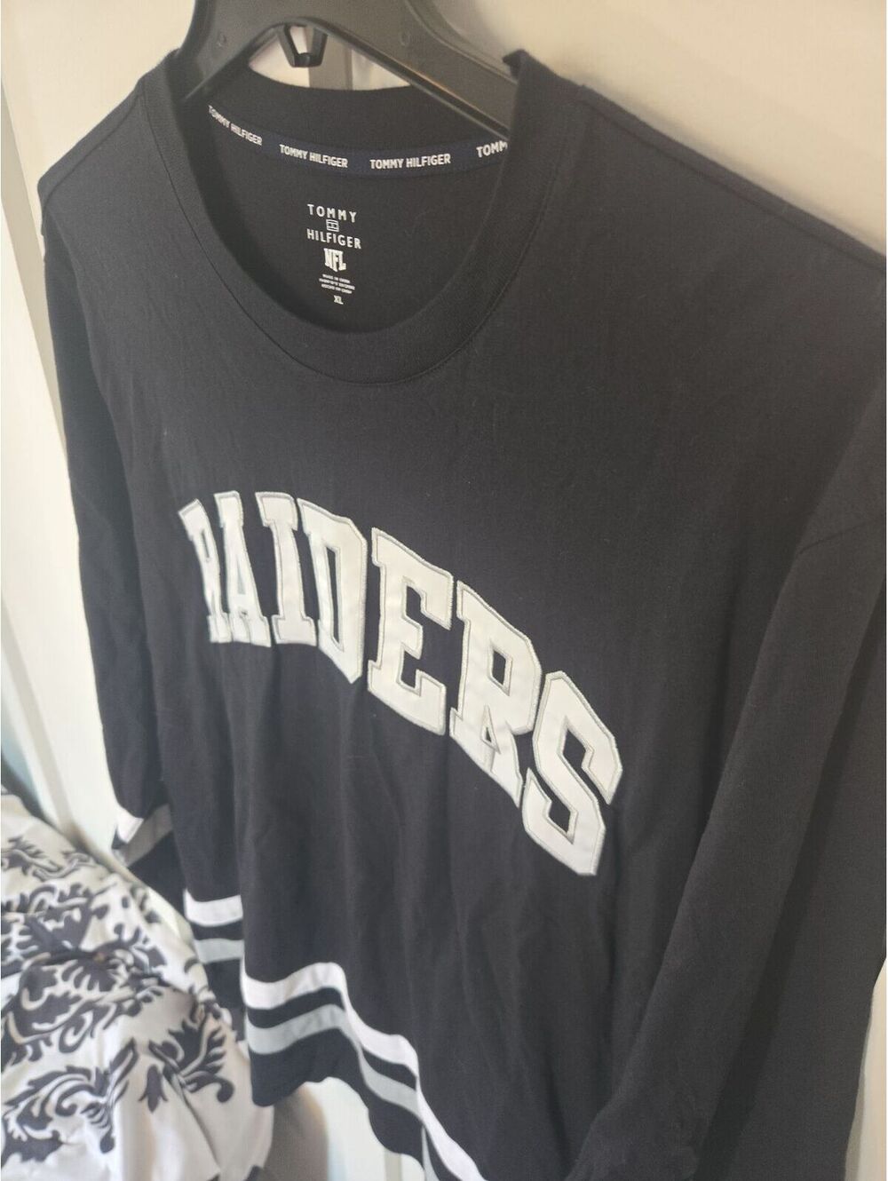Tommy Hilfiger x NFL Las Vegas Raiders Long Sleeve Graphic Shirt Size XL - Picture 3 of 7